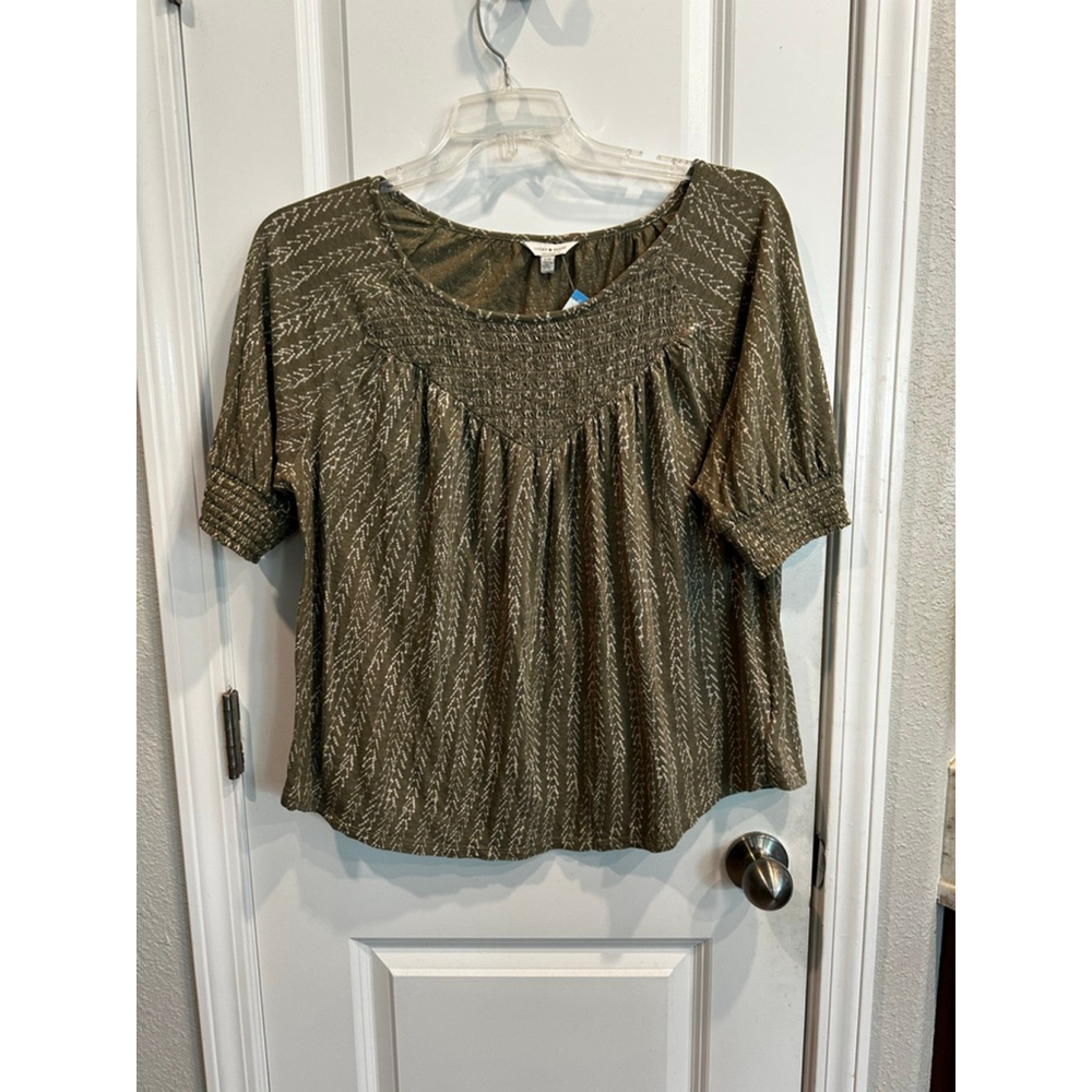 Lucky Brand Olive Green White Patterned Blouse Size L EUC